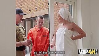 A Young Robber Is Fucking A Milf With Big Tits As His Life Depends On It