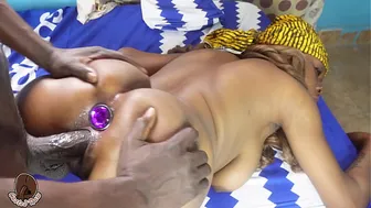 Nigerian Bad Bitch takes a big Cock and a Big Anal Plug