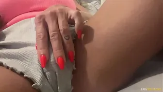 Hot MILF with a BIG CLITORIS masturbates and cums while watching TV – Fabi Drumond