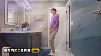 BRAZZERS - Hot MILF Justine Saves The Day And Gets Naughty After Jodie’s Zipper Mishap