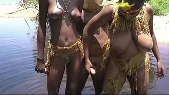 This lucky African villager got 2 girlfriends