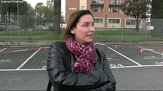 Exclusive - Curvy Italian girl gets her ass fucked by a stranger for €500 - English subtitles