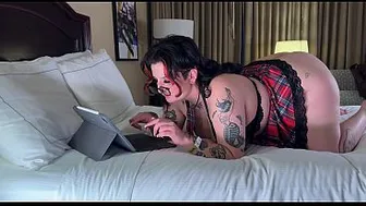 Casting Curvy: My Nerdy Thick Roommate is A Horny Film Nerd