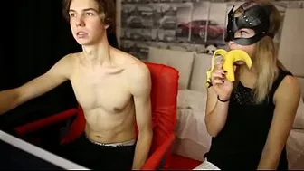First date on a webcam show with an 18yo girl