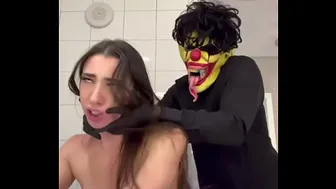 Gibby The Clown Serving Severe Backshots To White Slut While Her Boyfriend Is Playing Fortnite