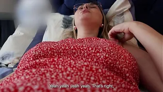 "My God,are you so brave!?"I plucked up the courage and touched my best friend's mom's pussy.