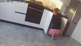 Real cheating. Wife fucks a neighbor in the kitchen.