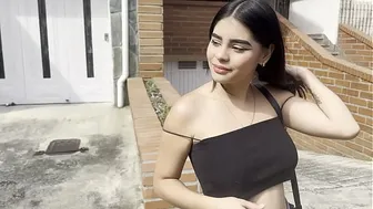 This time I went to see her tits on the street