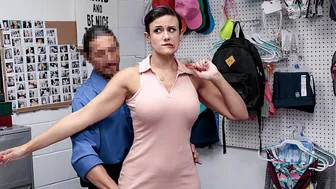 Penny Barber Has only Way out Form the Shoplifting Fiasco - Liftermilf